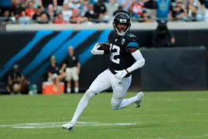 Home 5 Dede Westbrook