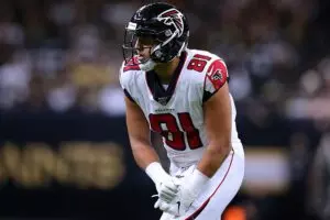 Home 10 Austin Hooper Free Agent