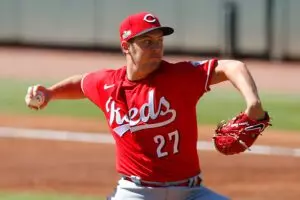 Home 8 Trevor Bauer