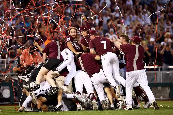 college baseball rankings