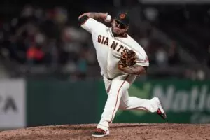 Home 14 Giants reunite with