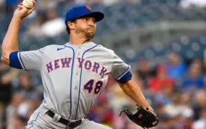 Home 8 Jacob DeGrom
