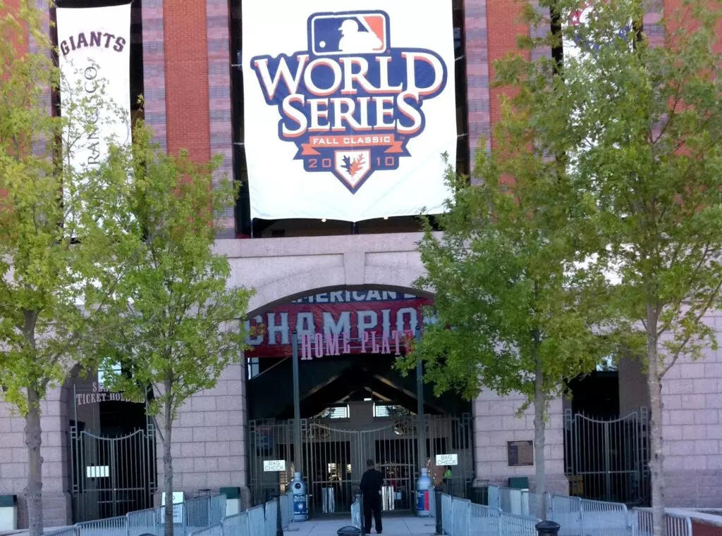 5167343188 12236d4042 k