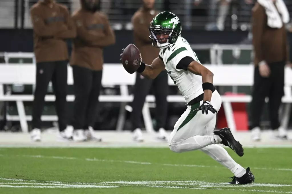 Nov 12, 2023; Paradise, Nevada, USA; New York Jets wide receiver Garrett Wilson (17) runs the ball against the Las Vegas Raiders in the second quarter at Allegiant Stadium. Mandatory Credit: Candice Ward-USA TODAY Sports