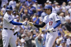 Home 5 Dodgers