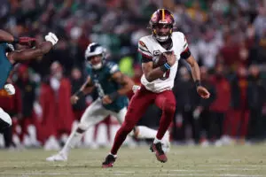 quarterback Jayden Daniels