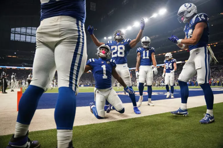 Home 4 super bowl favorites Colts