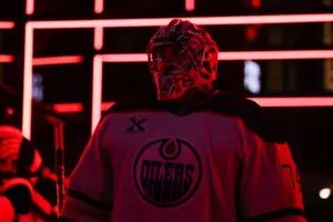 Stuart Skinner to Penguins