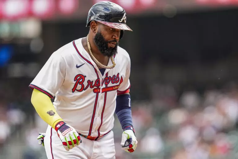 Home 7 Ozuna remains Unsigned