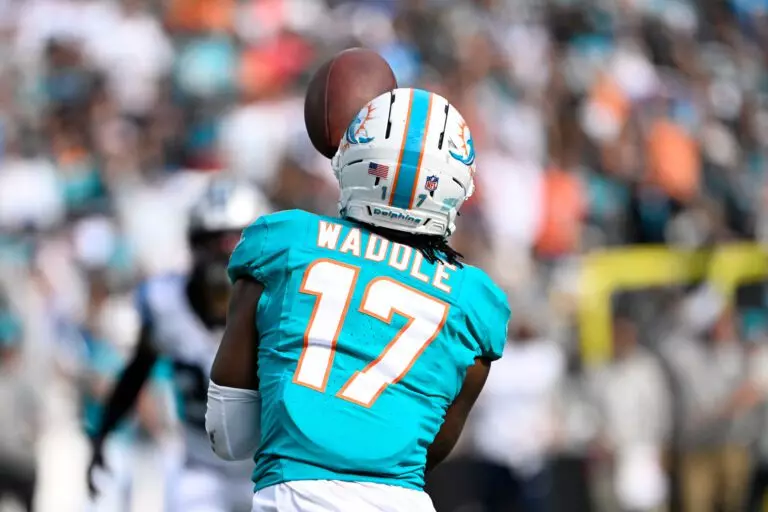 Home 9 Jaylen Waddle trade