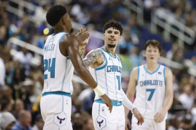 Home 5 Hornets top-6 seed