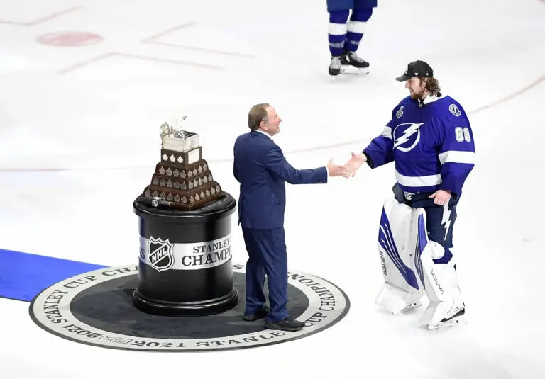 Home 15 Conn Smythe trophy