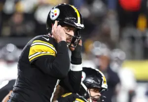 Home 1 Steelers' Aaron Rodgers. Week 1 victory