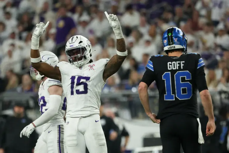 Home 1 2025 12 26T011806Z 355556989 MT1USATODAY27885525 RTRMADP 3 NFL DETROIT LIONS AT MINNESOTA VIKINGS