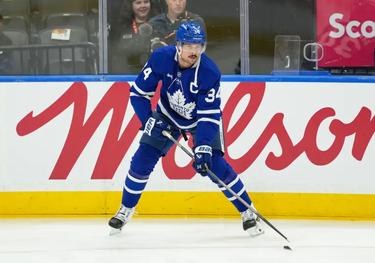 Home 1 Auston Matthews' play