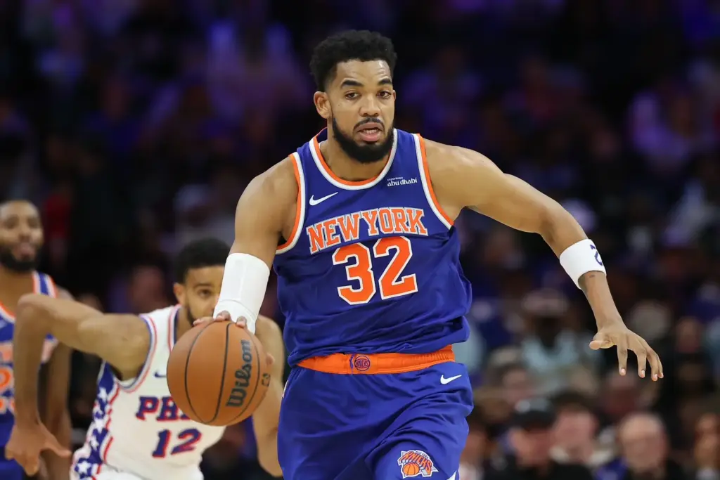 Karl-Anthony Towns Trade Rumors: 3 Best Landing Spots for Knicks Center 2 Karl-Anthony Towns in action the Philadelphia 76ers. Could a Towns trade be happening or will him and the Knicks work it out?