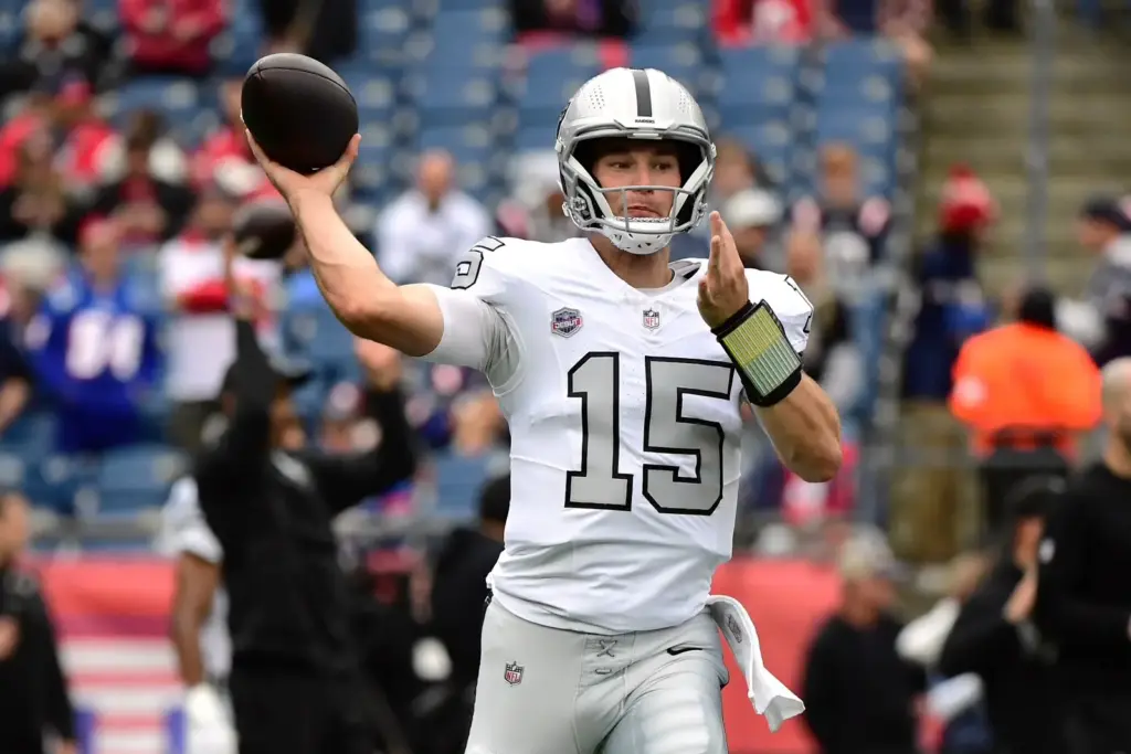 Raiders Quarterbacks: Should Las Vegas Turn to Fernando Mendoza? 2 Fernando Mendoza warms up before a game against the New England Patriots. The Las Vegas Raiders quarterbacks are becoming a trending topic. With the Raiders dropping to 3-2, is it almost Mendoza time?