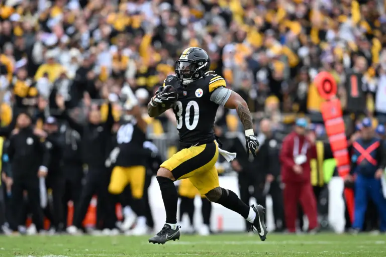 Jaylen Warren scores a touchdown in the third quarter against the Indianapolis Colts. The run game will be one of the Pittsburgh Steelers keys to victory in their Week 6 matchup against the Tampa Bay Buccaneers.