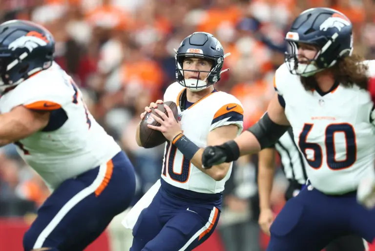 Bp Nix passes in Broncos' 30-16 victory over Cardinals