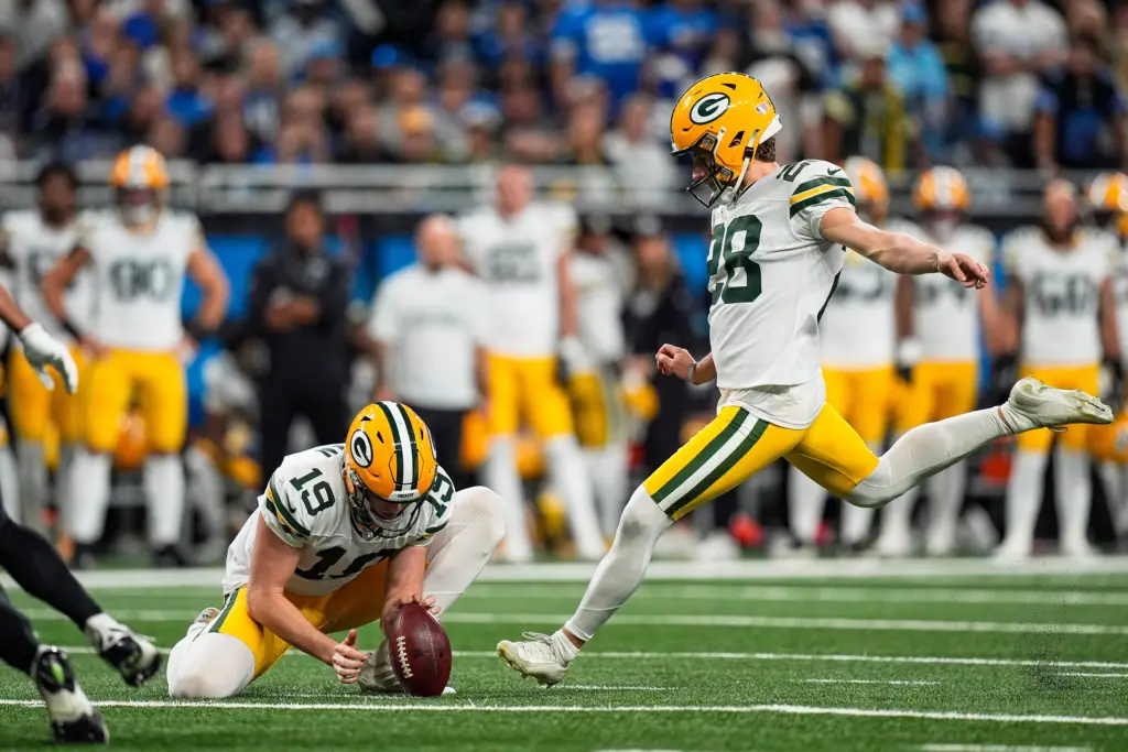 Packers Blame Refs for Devastating 20-17 Loss, but Was It Really All on Them? 3 2026 10 25T220344Z 1999775486 MT1USATODAY30186597 RTRMADP 3 GREEN BAY PACKERS KICKER TREY SMACK 28 ATTEMPTS A FIELD
