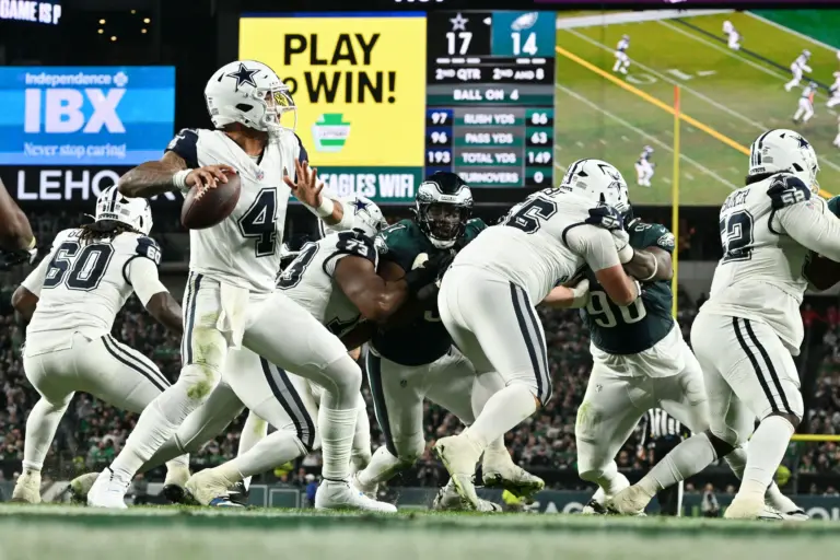 Home 1 Dak Prescott throws in Cowboys win over Eagles